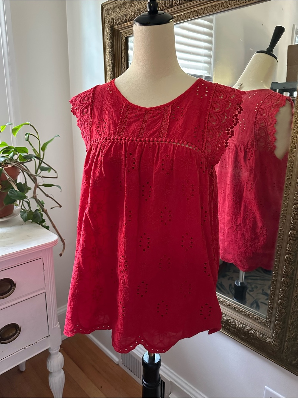 Knox Rose top red boho euro summer eyelet lace lined sz small cotton breathable